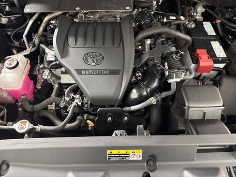 Used 2025 Toyota Highlander XSE image 30