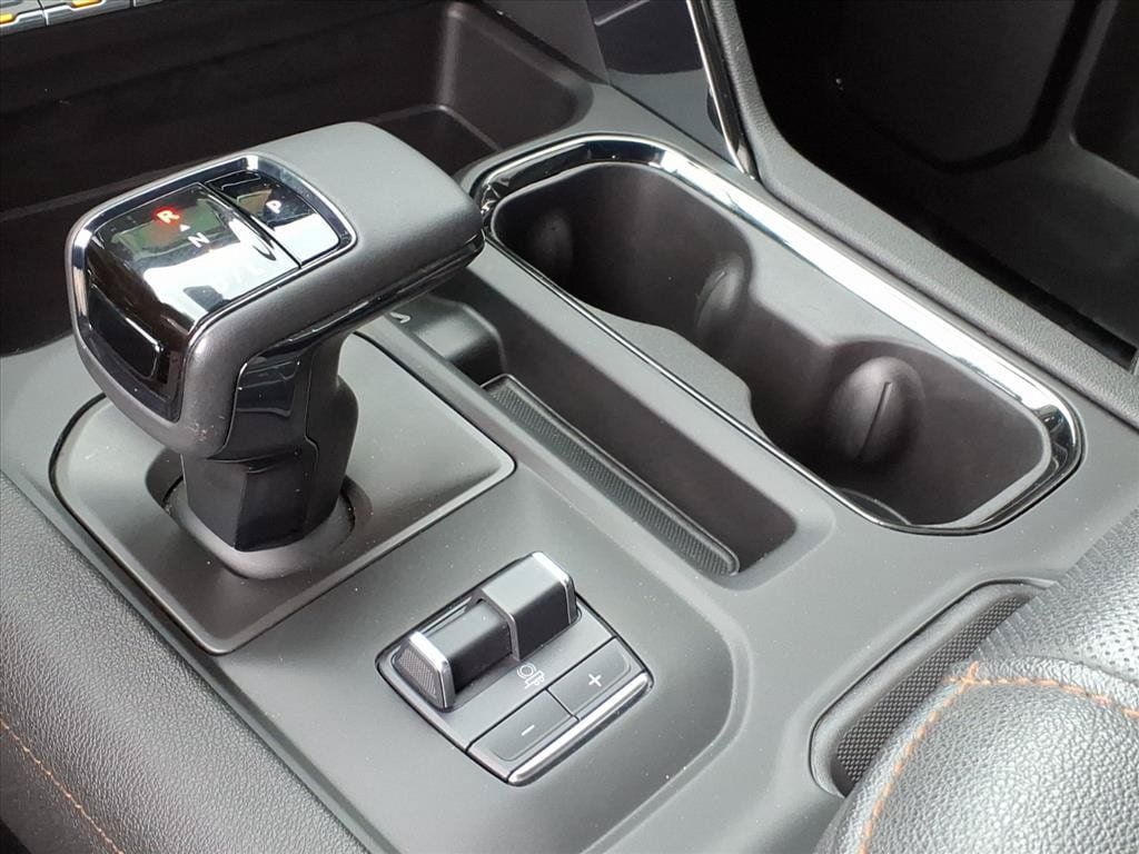 Used 2024 GMC Sierra 1500 AT4 w/ Technology Package AWD/4WD image 33