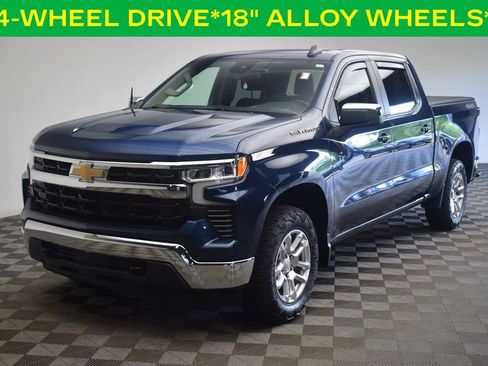 Used 2022 Chevrolet Silverado 1500 LT AWD/4WD image 3