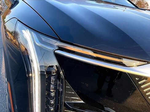 Certified 2025 Cadillac Optiq Luxury 2 w/ LPO, Floor Liner Package image 31