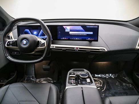 Used 2024 BMW iX xDrive50 w/ Premium Package AWD/4WD image 13