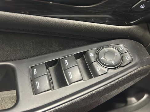 Used 2023 Chevrolet Traverse High Country image 10