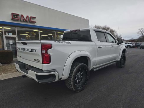 Used 2021 Chevrolet Silverado 1500 High Country w/ Technology Package image 3