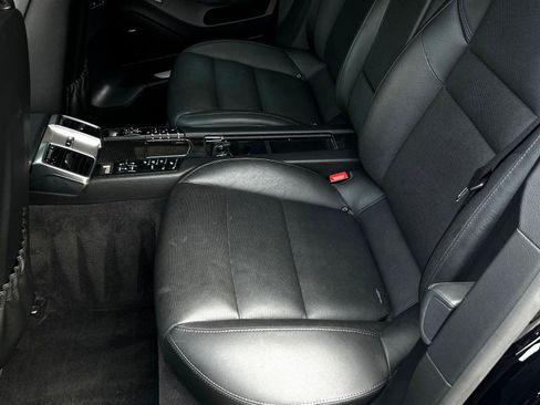 Used 2015 Porsche Panamera 4S image 43