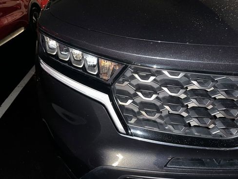 Used 2023 Kia Sorento S w/ Panoramic Sunroof Package image 4