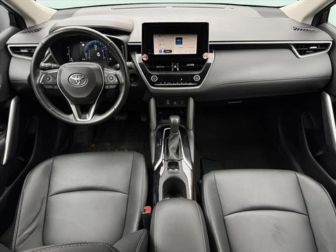 Used 2024 Toyota Corolla Cross XLE image 12