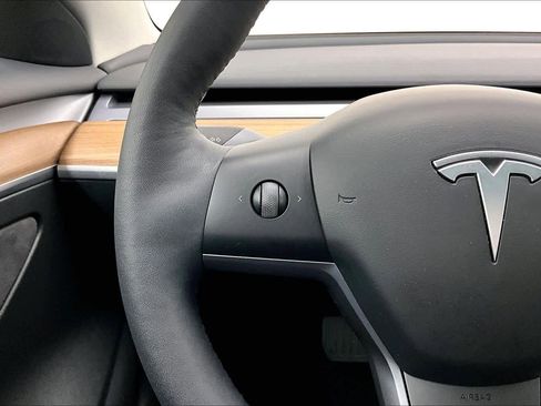 Used 2023 Tesla Model 3 Standard Range image 21