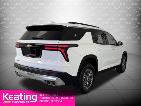 Used 2026 Chevrolet Traverse LT w/ Driver Confidence Package FWD image 6