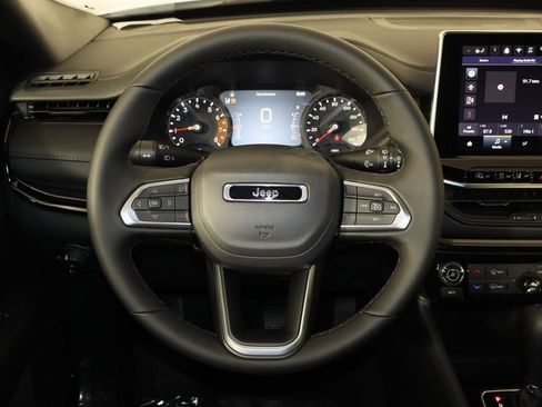 New 2026 Jeep Compass Latitude image 7