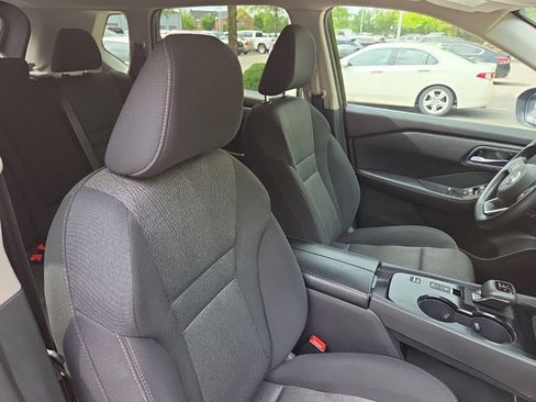 Certified 2024 Nissan Rogue SV FWD image 40