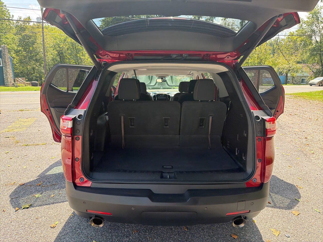Used 2018 Chevrolet Traverse LT w/ LPO, Floor Liner Package AWD/4WD image 29