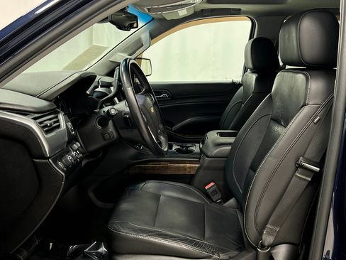 Used 2018 Chevrolet Tahoe LT w/ LT Signature Package AWD/4WD image 13