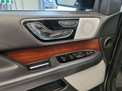 Used 2023 Lincoln Navigator Reserve AWD/4WD image 20