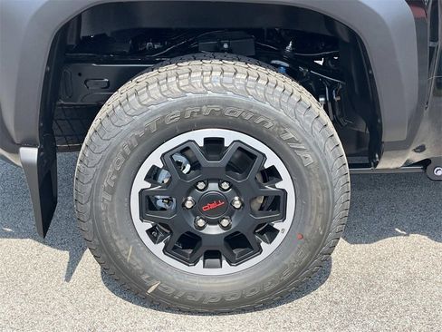 New 2025 Toyota Tacoma TRD Off-Road image 9