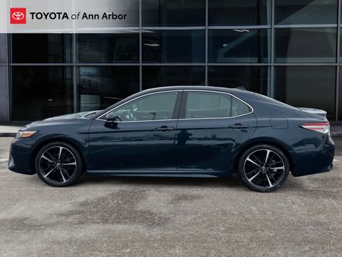 Used 2018 Toyota Camry XSE image 10