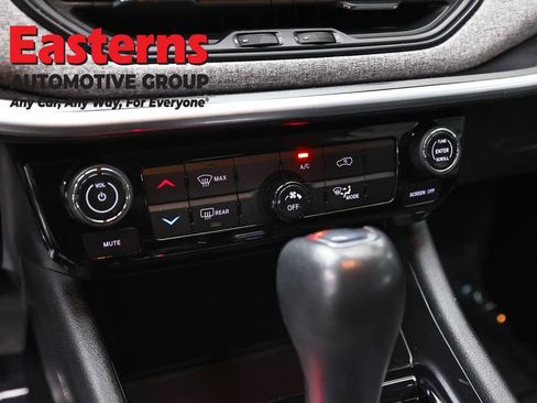 Used 2022 Jeep Compass Latitude AWD/4WD image 19