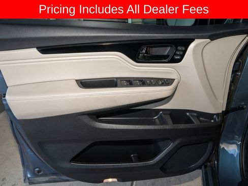 Used 2025 Honda Odyssey Elite image 11