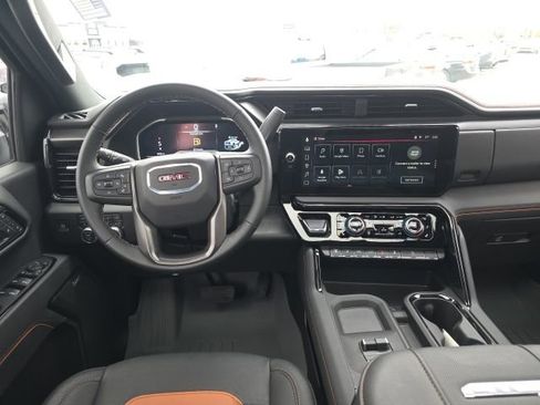 Used 2025 GMC Sierra 2500 AT4 w/ Technology Package image 17