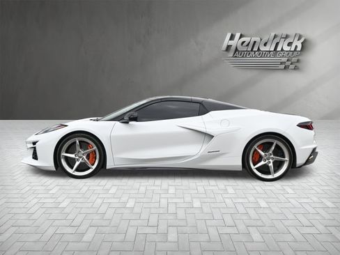 Used 2025 Chevrolet Corvette E-Ray w/ Stealth Interior Trim Package image 9