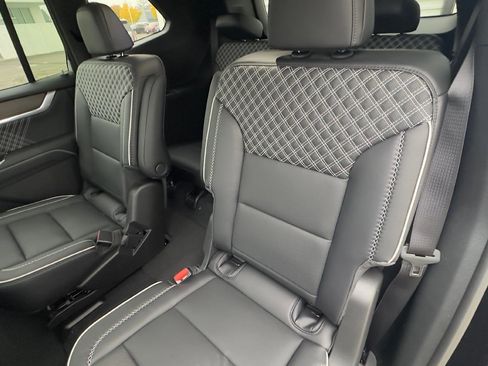 New 2026 GMC Acadia Denali image 9