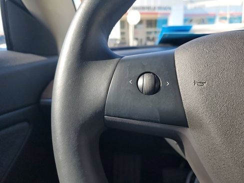 Used 2018 Tesla Model 3 Long Range image 16