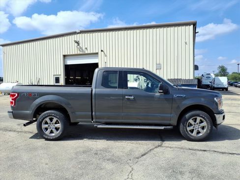 Used 2018 Ford F150 XLT w/ Equipment Group 302A Luxury AWD/4WD image 3