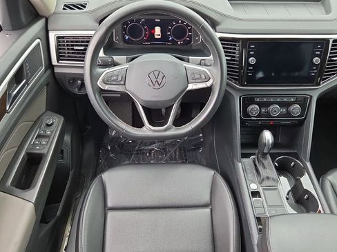 Used 2023 Volkswagen Atlas SE w/ Black Wheel Package FWD image 15