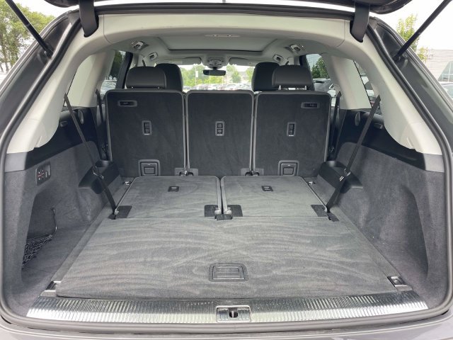 Certified 2025 Audi Q7 3.0T Premium Plus AWD/4WD image 8
