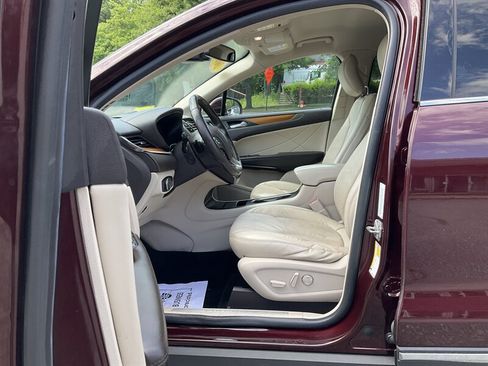 Used 2019 Lincoln MKC Select w/ Select Plus Package AWD/4WD image 16