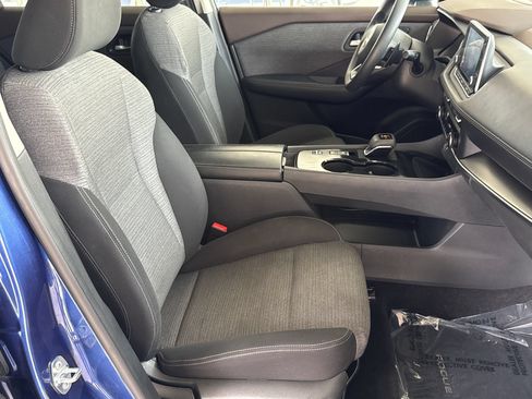 Used 2023 Nissan Rogue SV FWD image 17