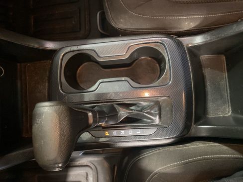 Used 2021 Chevrolet Colorado LT w/ Fleet Safety Package image 15