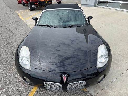 Used 2007 Pontiac Solstice Convertible w/ Premium Package RWD image 11