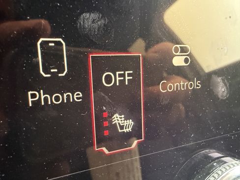 Used 2025 GMC Acadia Elevation image 19