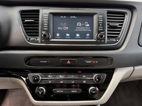 Used 2019 Kia Sedona LX image 26