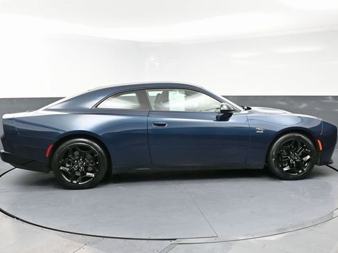 Used 2025 Dodge Charger R/T w/ Sun & Sound Package image 8