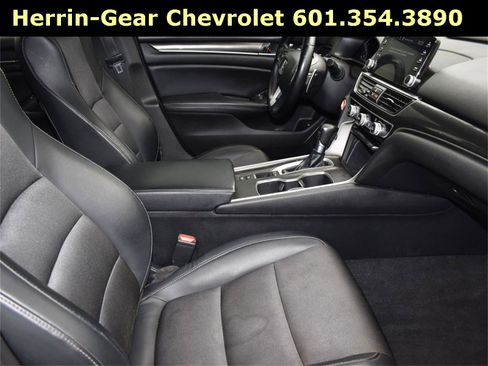 Used 2018 Honda Accord Sport image 24