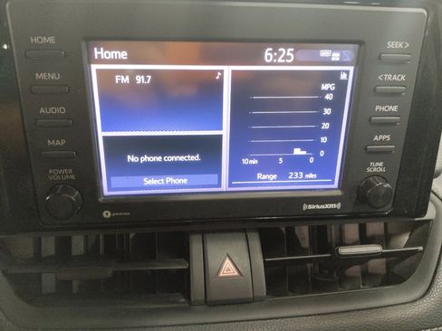 Used 2020 Toyota RAV4 LE AWD/4WD image 25