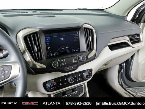 Used 2024 GMC Terrain Denali w/ Denali Premium Package AWD/4WD image 13