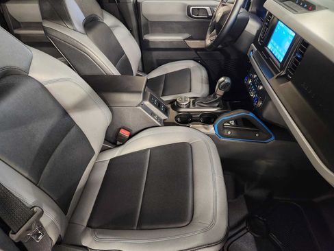 Used 2022 Ford Bronco Black Diamond AWD/4WD image 3
