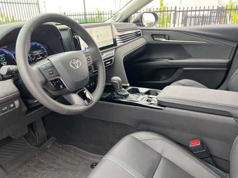 Used 2025 Toyota Camry XLE w/ Premium Package FWD image 19
