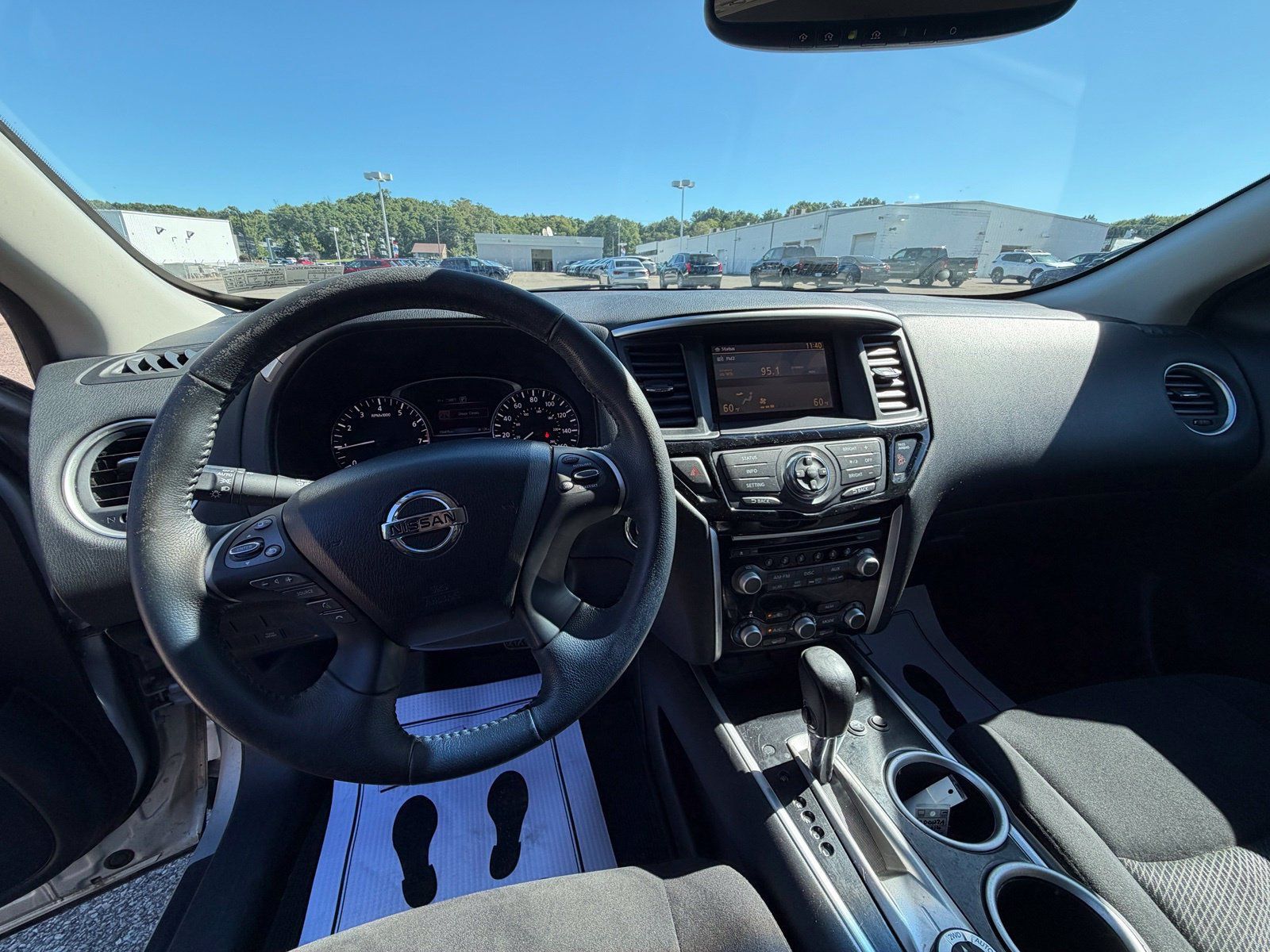 Used 2016 Nissan Pathfinder SV AWD/4WD image 2