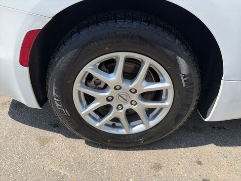 Used 2023 Chrysler Pacifica Touring-L FWD image 16