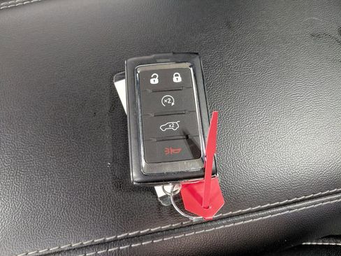 Used 2024 Jeep Grand Cherokee L Limited w/ Luxury Tech Group II image 18