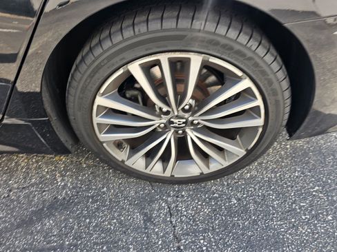 Used 2018 Kia Stinger Premium AWD/4WD image 12
