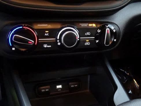 Used 2023 Kia Soul LX image 23