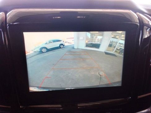 Used 2018 Chevrolet Traverse LT image 11