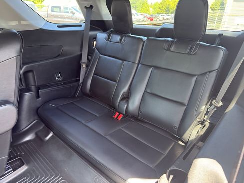 Used 2023 Ford Explorer Limited AWD/4WD image 7