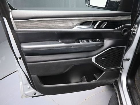 Used 2022 Jeep Wagoneer Series II w/ Premium Group I image 17