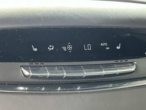 Used 2024 Cadillac Escalade V AWD/4WD image 18