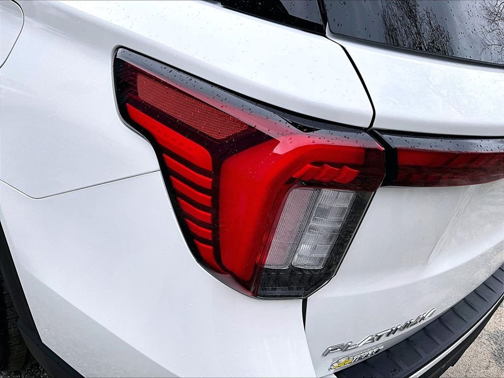 Used 2025 Ford Explorer Platinum w/ Ultimate Package AWD/4WD image 35